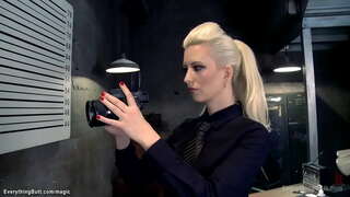 Big boobs MILF policininkas Cherry Torn analinis žaislai brunetė kalinys Maddy O Reilly biure tada analinis fucks jos ir Veronica Avluv kalėjimo ląstelių threesome