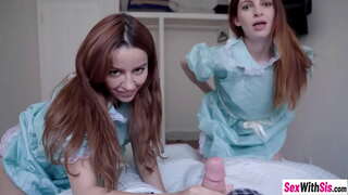 Piękna Maya Kendrick i hot tub Bardo podzielili się z chłopakiem dużym stałym członkiem przed twardym seks