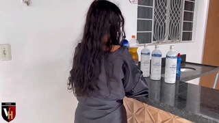 Brunette rakastaa seksiä